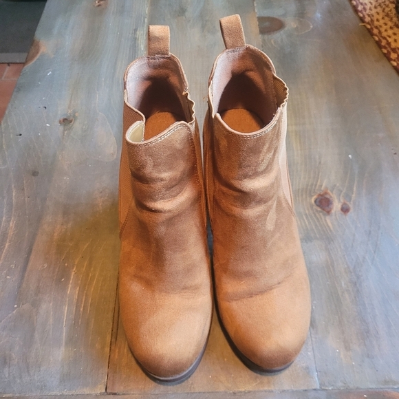 American Eagle Ankle Boots Size 8 1/2 - Picture 3 of 7